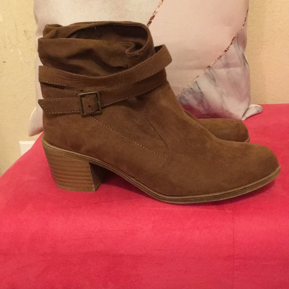 Cognac booties